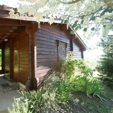 House Les Chalets De Grazimis Сasa de vacaciones *